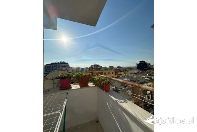 Shtepi me qera Apartament ne Tirane, 2+1, Mobilimi E mobiluar, Pagesa 700  Euro.