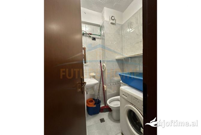 Shtepi me qera Apartament ne Tirane, 2+1, Mobilimi E mobiluar, Pagesa 700  Euro.