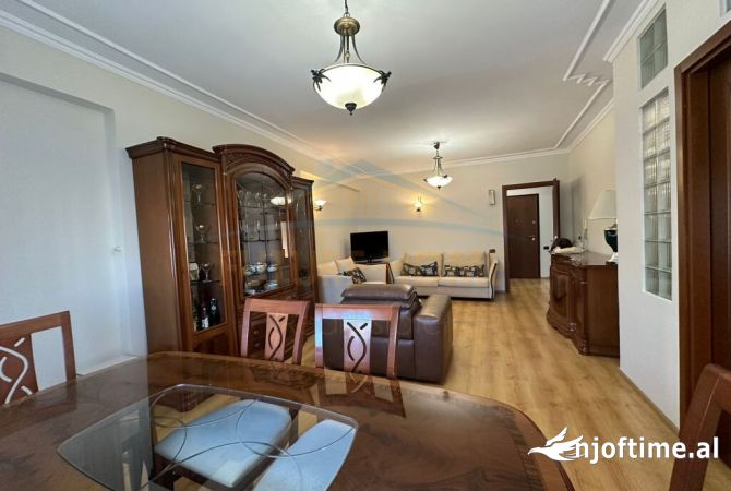 Shtepi me qera Apartament ne Tirane, 2+1, Mobilimi E mobiluar, Pagesa 700  Euro.