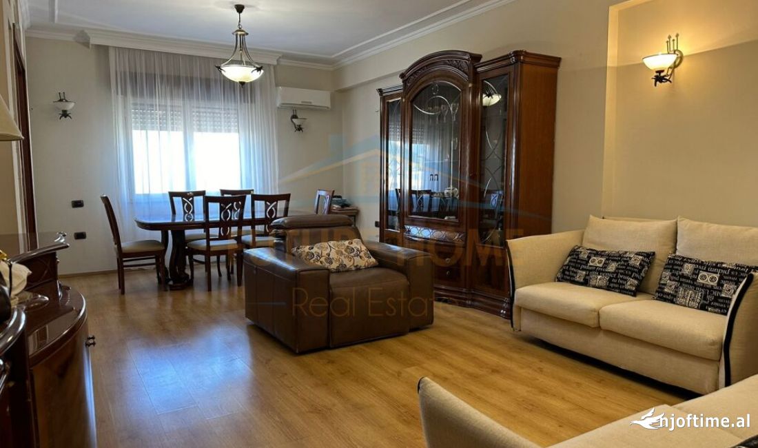 Shtepi me qera Apartament ne Tirane, 2+1, Mobilimi E mobiluar, Pagesa 700  Euro.
