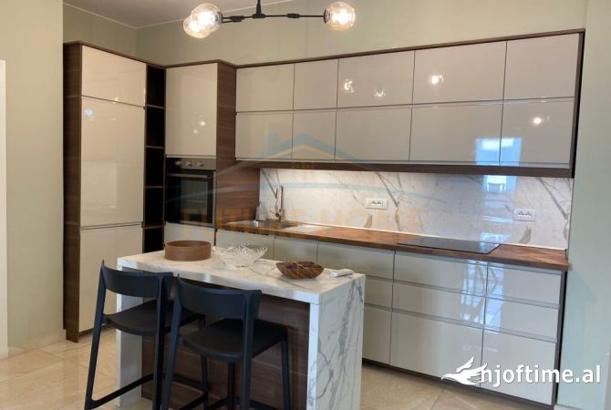 Shtepi me qera Apartament ne Tirane, 2+1, Mobilimi E mobiluar, Pagesa 850  Euro.