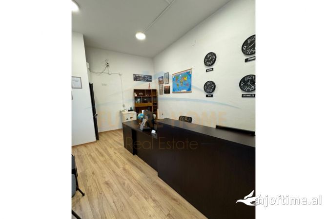 Ambiente Commerciale in Affitto 1+1 a Tirana - 450 Euro
