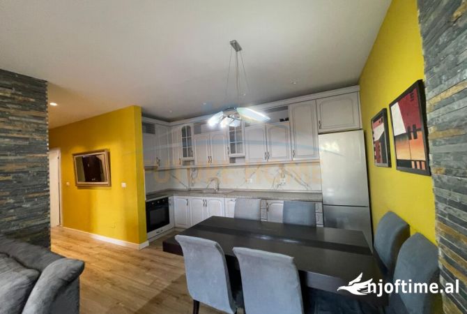 Qera, Apartament 3+1+2, Rruga e Kosovareve, Tirane.//OPP46778