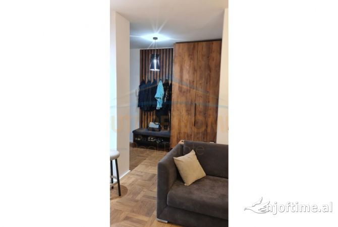 Shtepi me qera Apartament ne Tirane, 2+1, Mobilimi E mobiluar, Pagesa 850  Euro.
