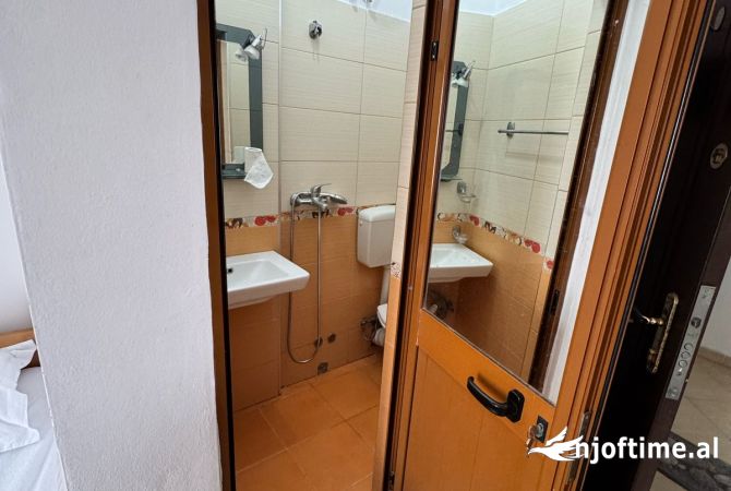 Shtepi me qera Apartament ne Tirane, Garsoniere, Mobilimi E mobiluar, Pagesa 300  Euro.
