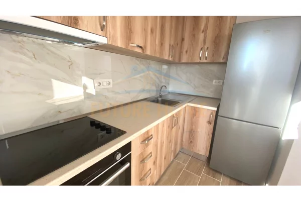 Shtepi me qera Apartament ne Tirane, 1+1, Mobilimi Pjeserisht e mobiluar, Pagesa 50,000  Leke.
