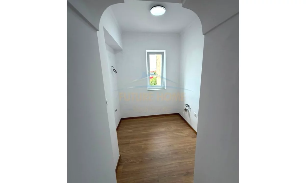 Shtepi ne shitje Apartament ne Tirane, 1+1, Mobilimi Bosh, pa mobiluar, Pagesa 12,800,000  Leke.