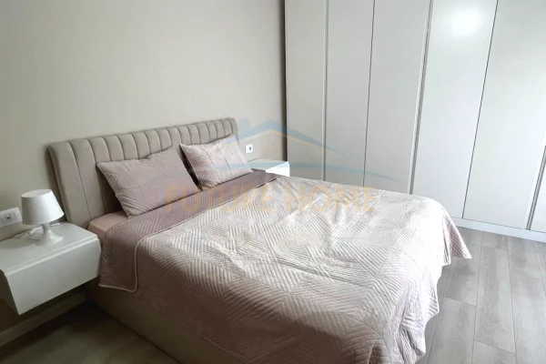 Shtepi me qera Apartament ne Tirane, 2+1, Mobilimi E mobiluar, Pagesa 70,000  Leke.
