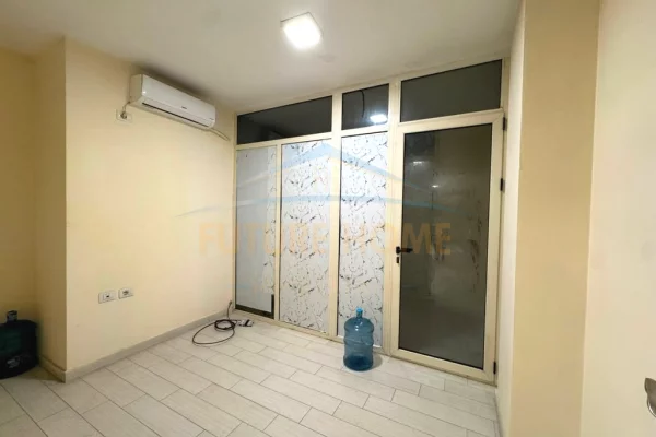 Qira, Ambient Biznesi, Pazari i Ri, Tirane.