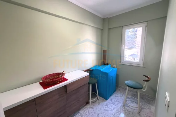 Shtepi me qera Apartament ne Tirane, 2+1, Mobilimi E mobiluar, Pagesa 85,000  Leke.