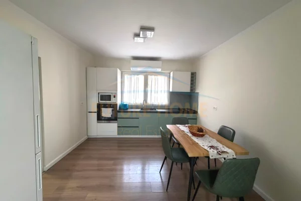 Shtepi me qera Apartament ne Tirane, 2+1, Mobilimi E mobiluar, Pagesa 85,000  Leke.