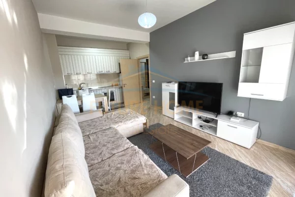 Shtepi me qera Apartament ne Tirane, 1+1, Mobilimi E mobiluar, Pagesa 570  Euro.