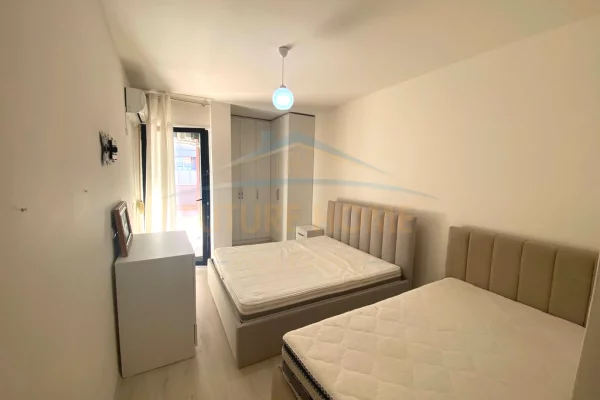 Shtepi me qera Apartament ne Tirane, 2+1, Mobilimi E mobiluar, Pagesa 1,000  Euro.