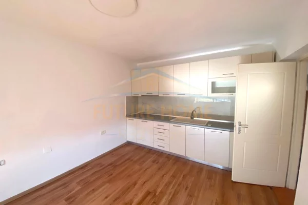 Shtepi me qera Apartament ne Tirane, 1+1, Mobilimi E mobiluar, Pagesa 50,000  Leke.