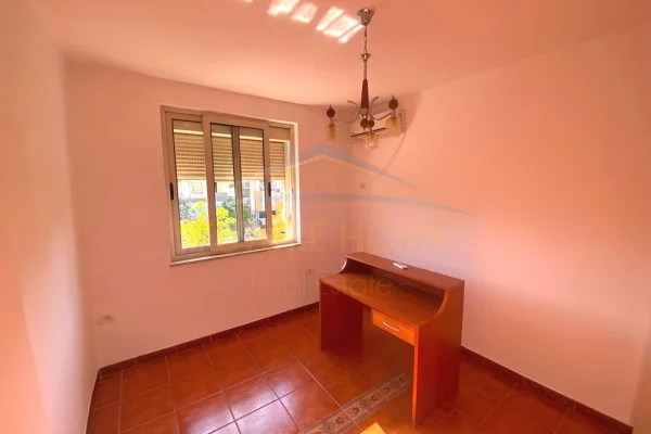 Shtepi me qera Apartament ne Tirane, 1+1, Mobilimi E mobiluar, Pagesa 50,000  Leke.