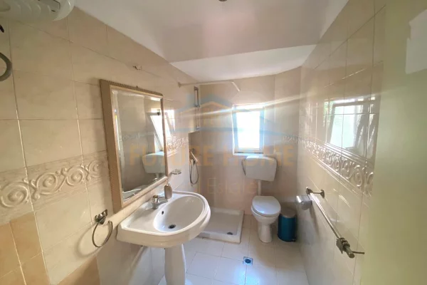Shtepi me qera Apartament ne Tirane, 1+1, Mobilimi E mobiluar, Pagesa 50,000  Leke.