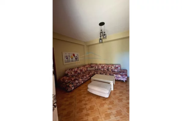 Shtepi me qera Apartament ne Tirane, 2+1, Mobilimi E mobiluar, Pagesa 420  Euro.