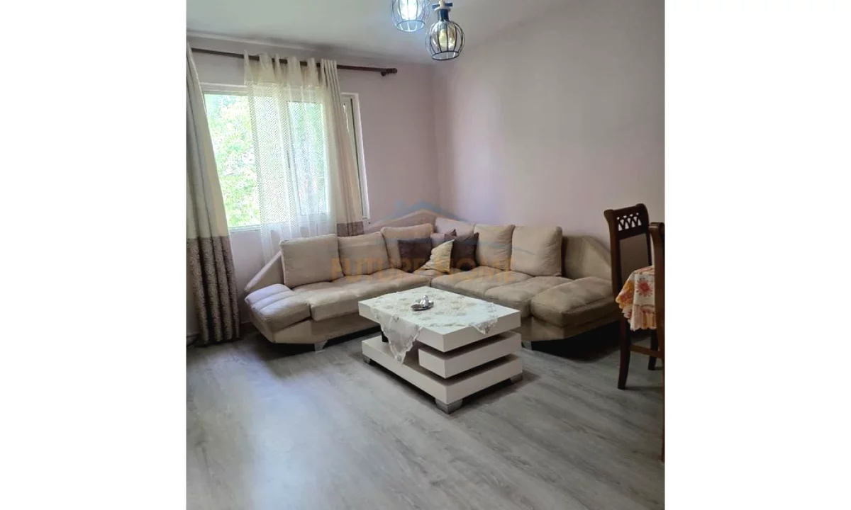 Shtepi me qera Apartament ne Tirane, 2+1, Mobilimi E mobiluar, Pagesa 600  Euro.