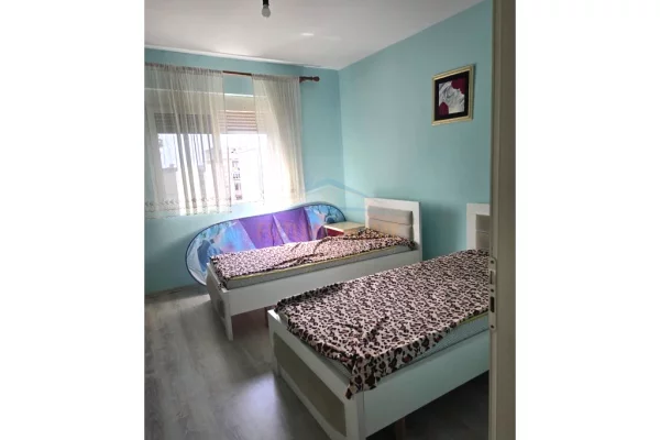 Shtepi me qera Apartament ne Tirane, 2+1, Mobilimi E mobiluar, Pagesa 600  Euro.