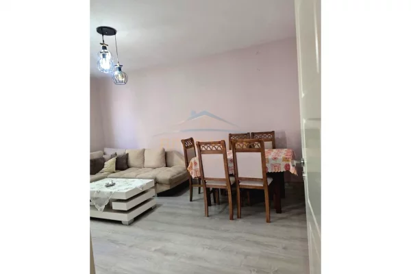 Shtepi me qera Apartament ne Tirane, 2+1, Mobilimi E mobiluar, Pagesa 600  Euro.
