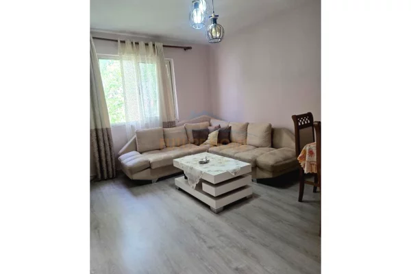 Shtepi me qera 2+1 ne Tirane - 600 Euro