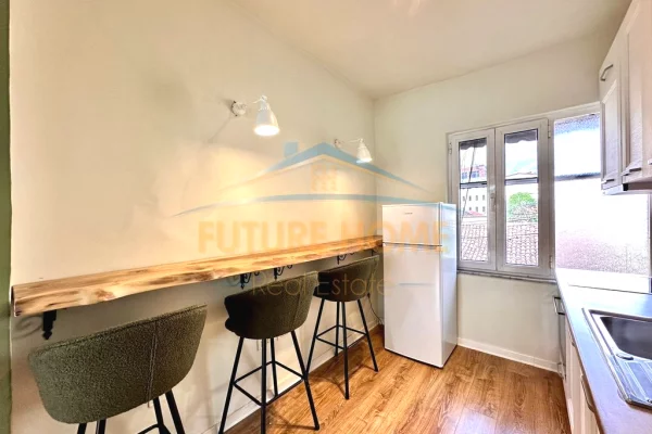 Shtepi me qera Apartament ne Tirane, 2+1, Mobilimi E mobiluar, Pagesa 80,000  Leke.