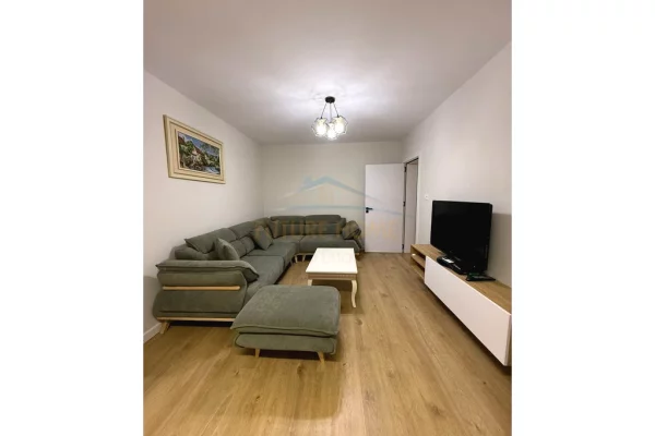 Shitet, Apartament 2+1, Ferit Xhajko.