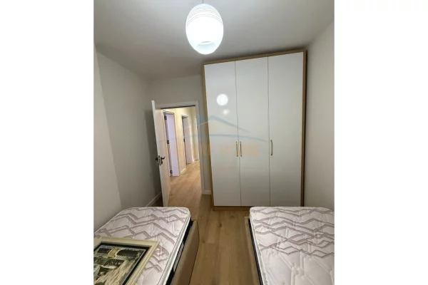 Shtepi ne shitje Apartament ne Tirane, 2+1, Mobilimi E mobiluar, Pagesa 155,000  Euro.