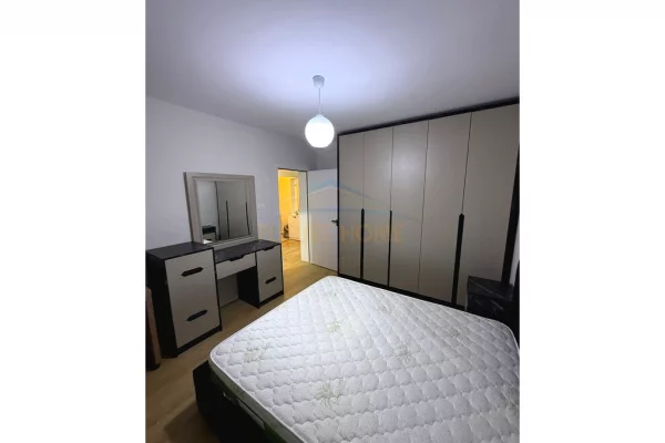 Shtepi ne shitje Apartament ne Tirane, 2+1, Mobilimi E mobiluar, Pagesa 155,000  Euro.
