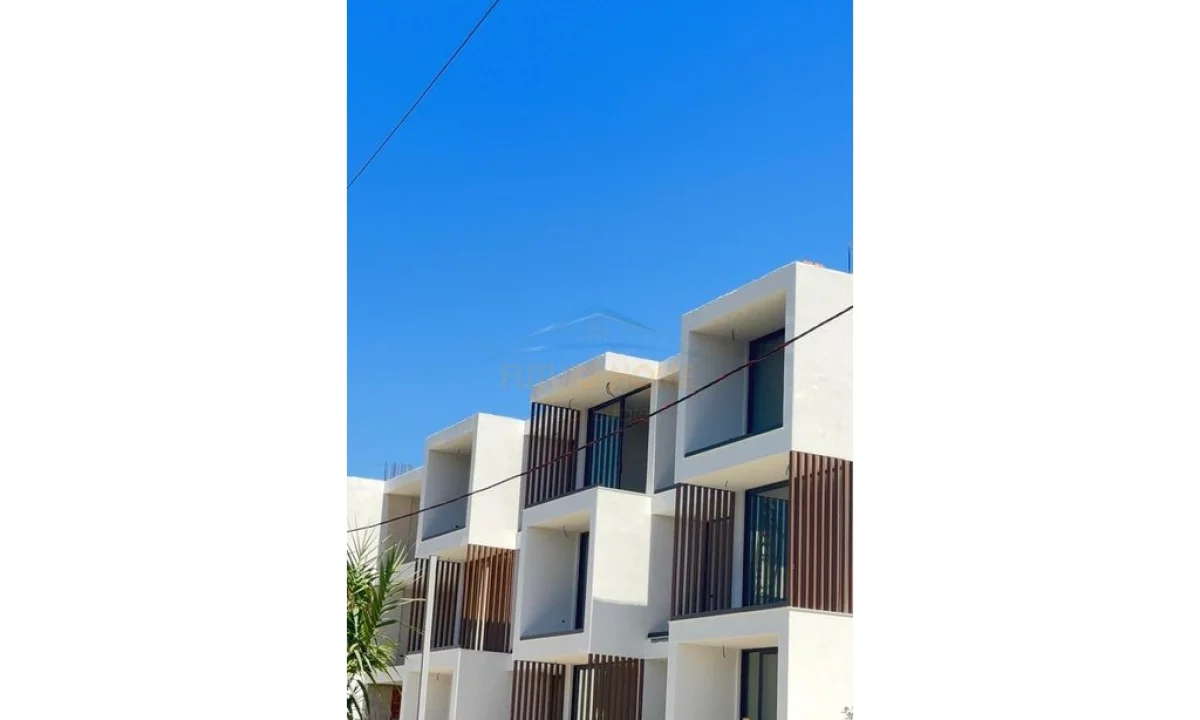 Shtepi ne shitje Apartament ne Tirane, 1+1, Mobilimi Bosh, pa mobiluar, Pagesa 201,000  Euro.