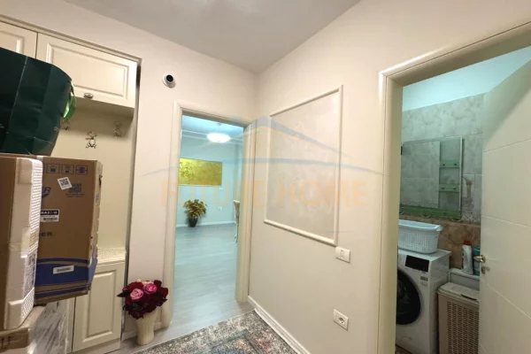 Shtepi ne shitje Apartament ne Tirane, 2+1, Mobilimi E mobiluar, Pagesa 37,000,000  Leke.