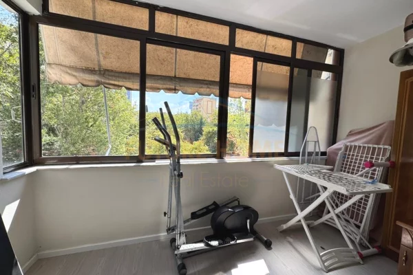 Shtepi ne shitje Apartament ne Tirane, 2+1, Mobilimi E mobiluar, Pagesa 37,000,000  Leke.