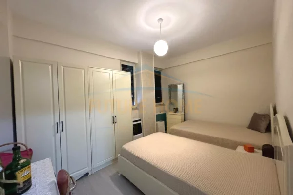Shtepi ne shitje Apartament ne Tirane, 2+1, Mobilimi E mobiluar, Pagesa 37,000,000  Leke.