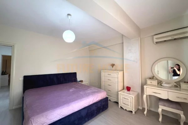 Shtepi ne shitje Apartament ne Tirane, 2+1, Mobilimi E mobiluar, Pagesa 37,000,000  Leke.