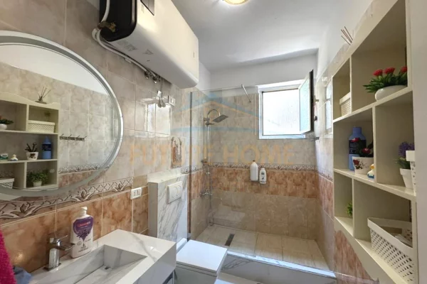 Shtepi ne shitje Apartament ne Tirane, 2+1, Mobilimi E mobiluar, Pagesa 37,000,000  Leke.