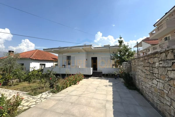 Shtepi me qera Shtepi Private ne Tirane, 2+1, Mobilimi E mobiluar, Pagesa 60,000  Leke.