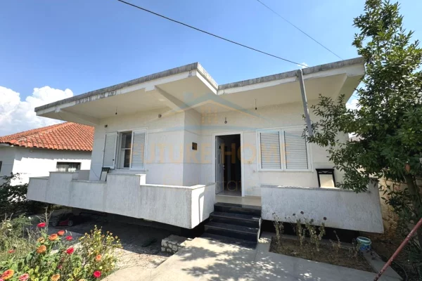 Shtepi me qera Shtepi Private ne Tirane, 2+1, Mobilimi E mobiluar, Pagesa 60,000  Leke.