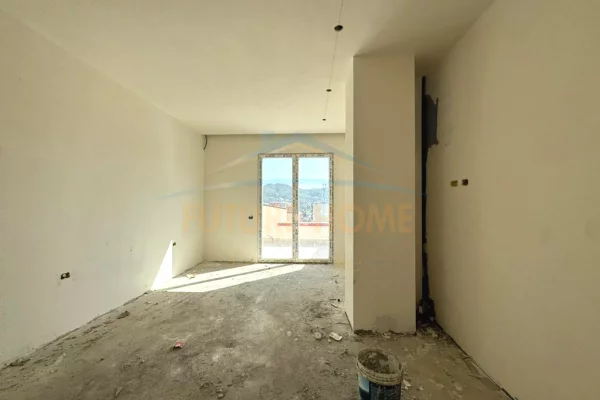 Shitet, Apartament 2+1+2, Yzberisht, Tiranë.