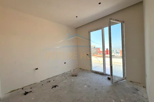 Shtepi ne shitje Apartament ne Tirane, 2+1, Mobilimi Bosh, pa mobiluar, Pagesa 255,750  Euro.