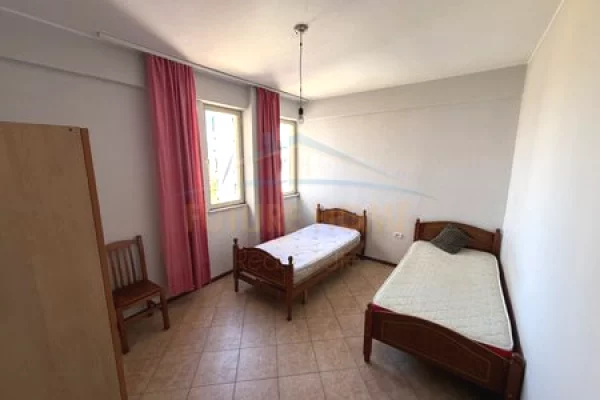Shtepi me qera Apartament ne Tirane, 2+1, Mobilimi E mobiluar, Pagesa 60,000  Leke.