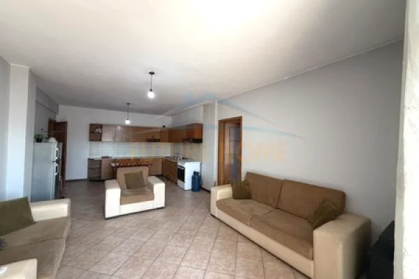 Qira, Apartament 2+1+2, Stacioni i trenit, Tiranë.