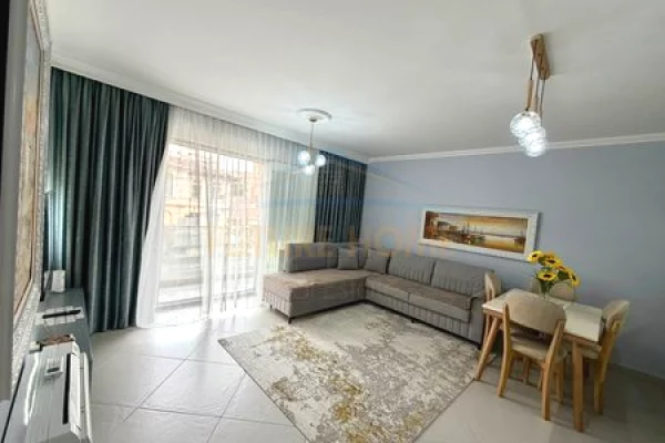 Qira, Apartament 1+1+Post Parkimi, Rruga e Barrikadave, Tiranë.