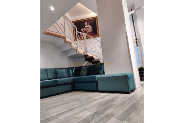 Shtepi me qera Duplex(shtepi me 2 kate) ne Tirane, 1+1, Mobilimi E mobiluar, Pagesa 60,000  Leke.