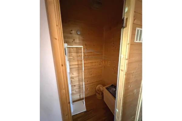 Qira, Qender Estetike, Rruga Ferit Xhajko, Tirane.