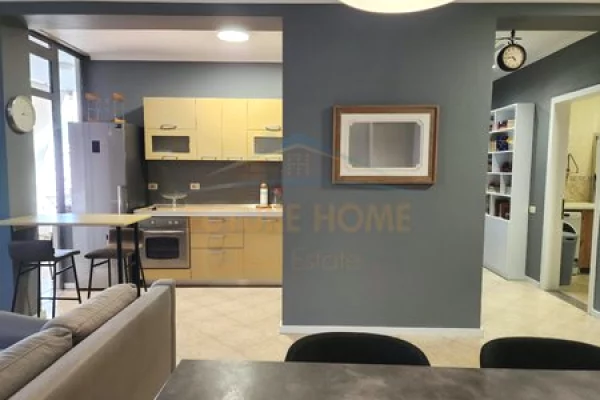 Shtepi me qera Apartament ne Tirane, 2+1, Mobilimi E mobiluar, Pagesa 90,000  Leke.