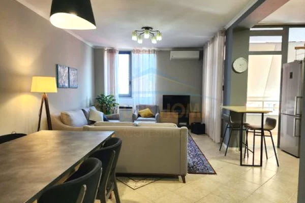 Shtepi me qera Apartament ne Tirane, 2+1, Mobilimi E mobiluar, Pagesa 90,000  Leke.