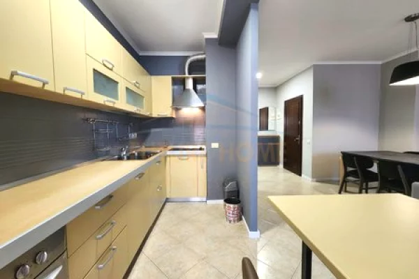 Shtepi me qera Apartament ne Tirane, 2+1, Mobilimi E mobiluar, Pagesa 90,000  Leke.