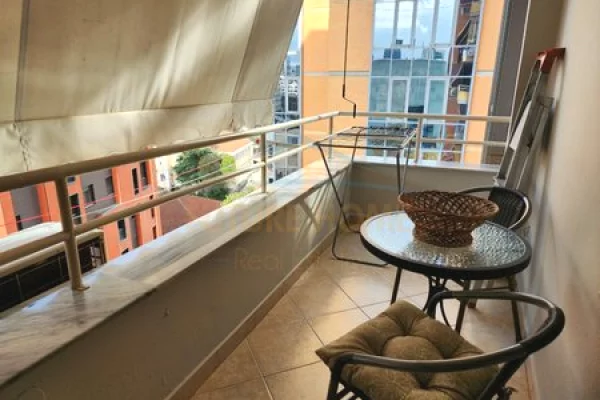 Shtepi me qera Apartament ne Tirane, 2+1, Mobilimi E mobiluar, Pagesa 90,000  Leke.