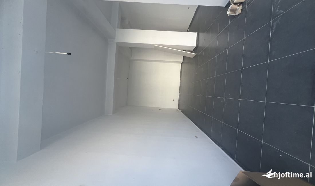 Ofrohet ambjent biznesi me qira ne Astir