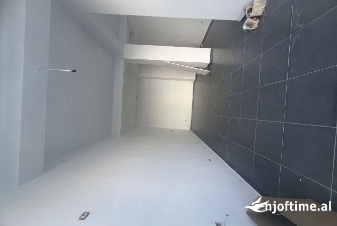 Ofrohet ambjent biznesi me qira ne Astir